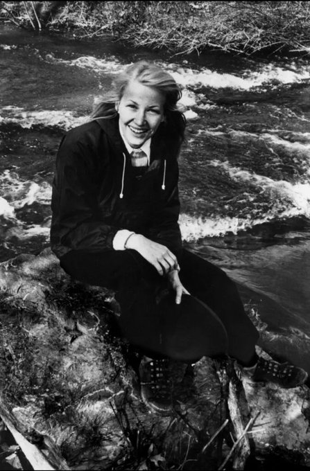 Pulitzer Prize-Winning Author Annie Dillard Dies at 81 in South Wellfleet, Massachusetts